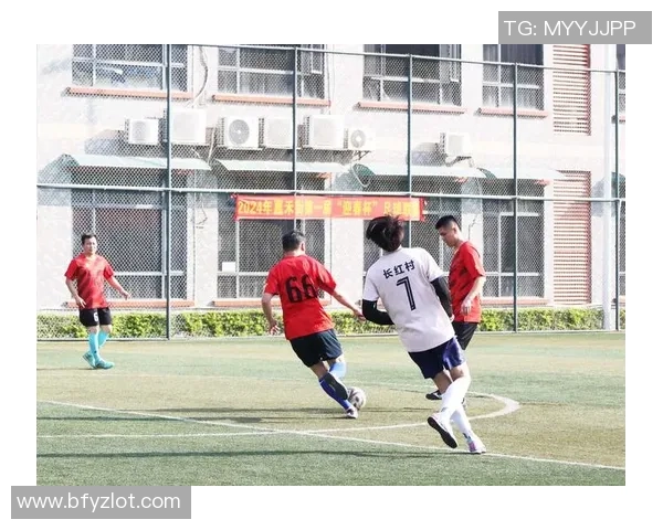 广州与深圳足球队赛后分析意识碰撞与战术反思 广州与深圳足球队赛后分析意识碰撞与战术反思