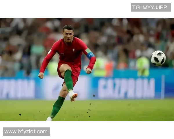 欧美女足球明星手握足球展现风采与魅力的精彩瞬间 欧美女足球明星手握足球展现风采与魅力的精彩瞬间