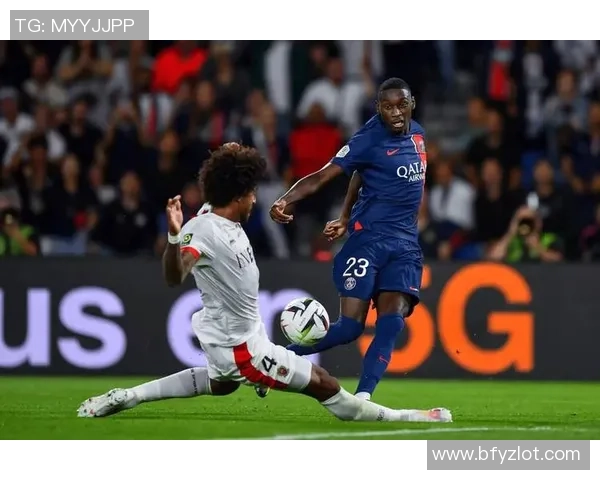 通过信息线索揭示足球明星的真实身份挑战你的足球知识与直觉 通过信息线索揭示足球明星的真实身份挑战你的足球知识与直觉